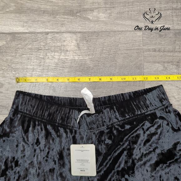 Fabletics Casual Velour Pants Size M - Picture 3 of 6